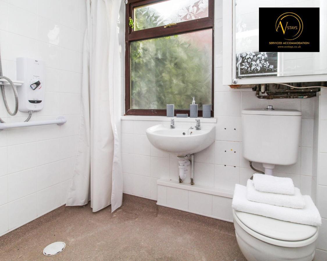 Modern House By Av Stays Short Lets & Serviced Accommodation St Helens St Helens  Exteriér fotografie